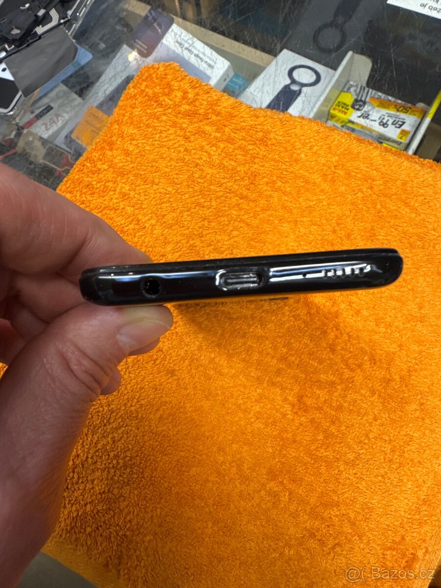 Samsung A20e v plně funkčním stavu - 4