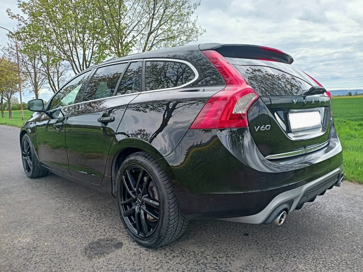 Volvo V60, 2.4 D6 162 kW AWD R-DESIGN HYBRID TWIN ENGINE - 4