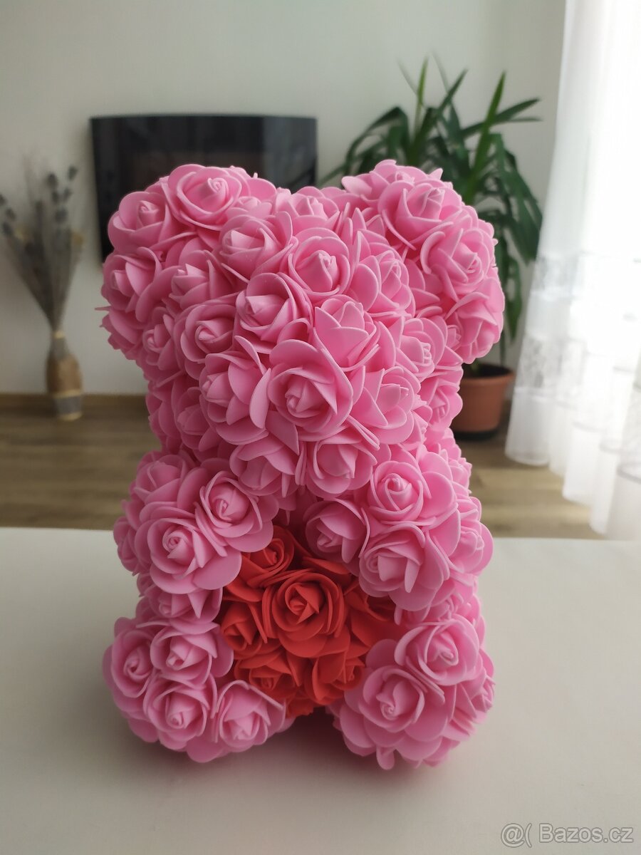 Rose Bear - medvěd z růží - různé barvy + esence - 4