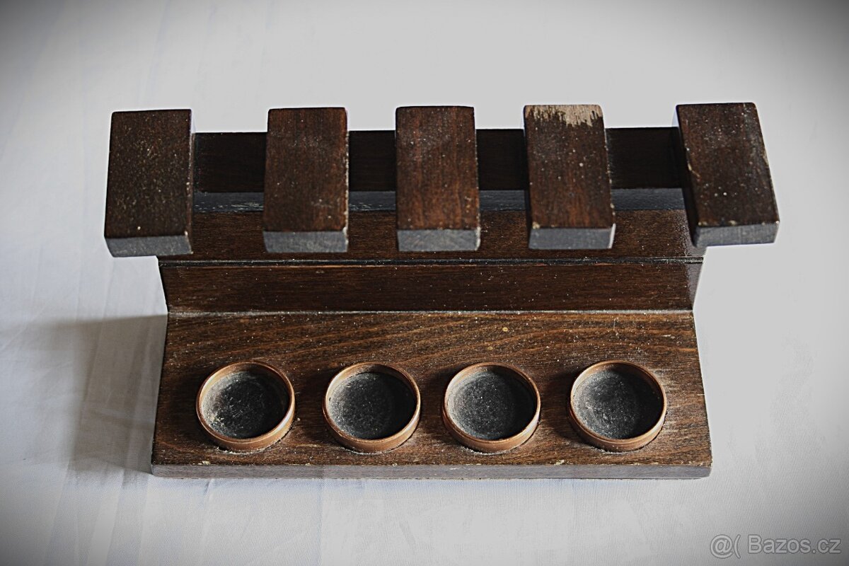 STAROŽITNÝ STOJÁNEK NA DÝMKY - 4