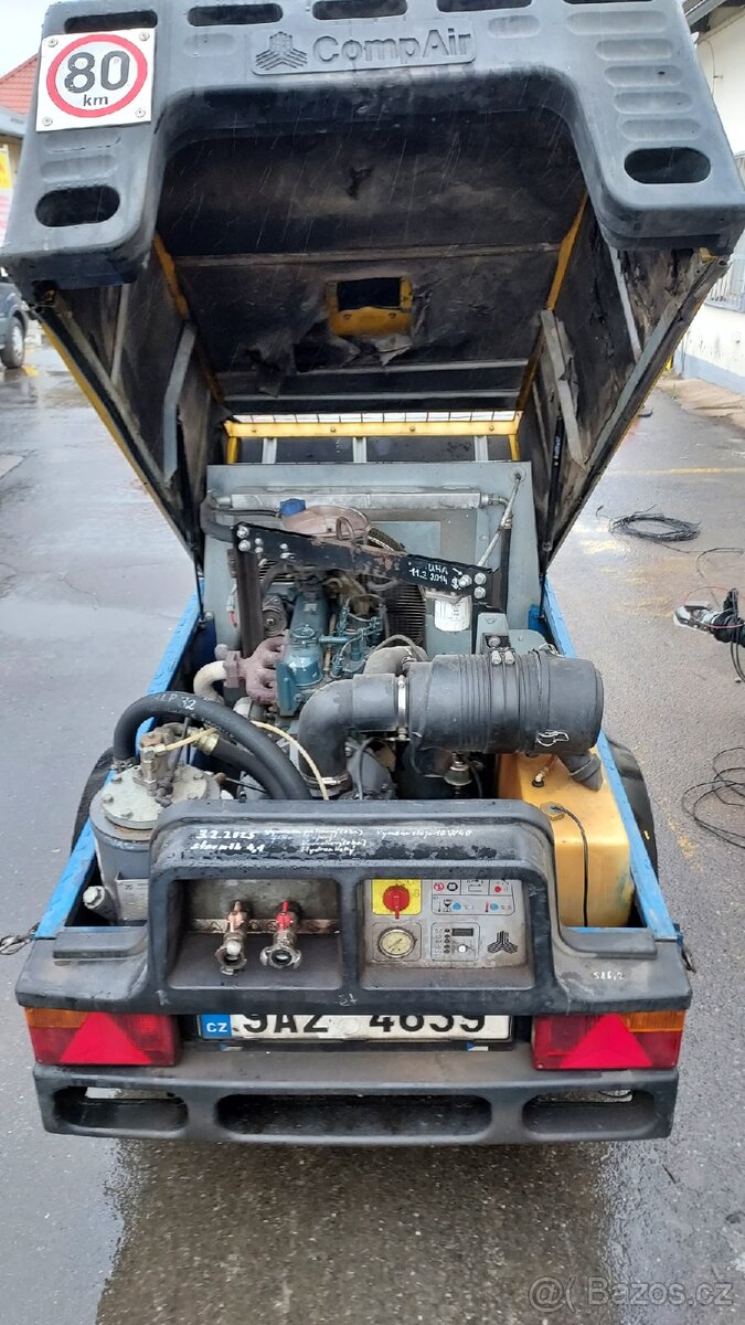Kompresor pojízdný naftový - C 30, CompAir - 4