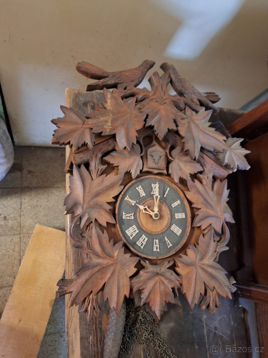 Hodiny vyřezávané - 4