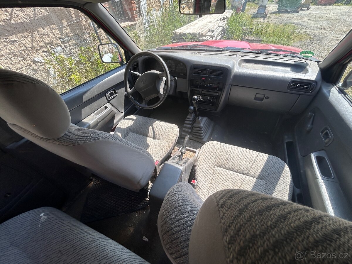 Nissan Navara Diesel + Hardtop