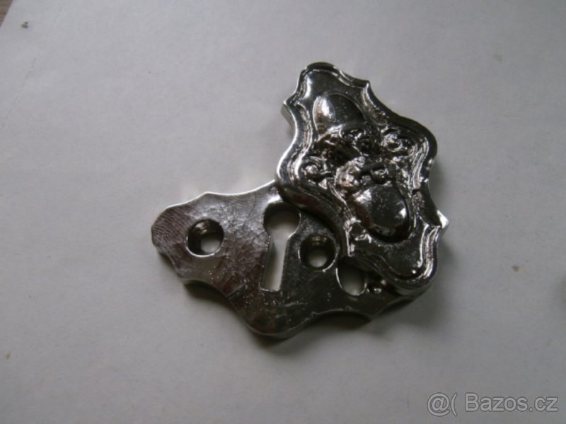 Trezor starožitný Popelka krytky zámku replika za 500 kč - 4