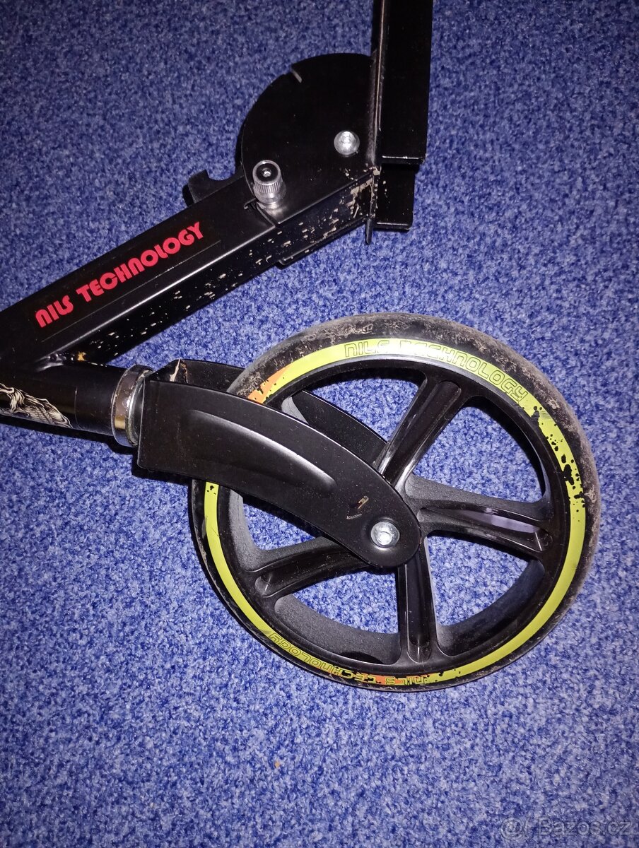 Koloběžka Nils Extreme top stav - 4