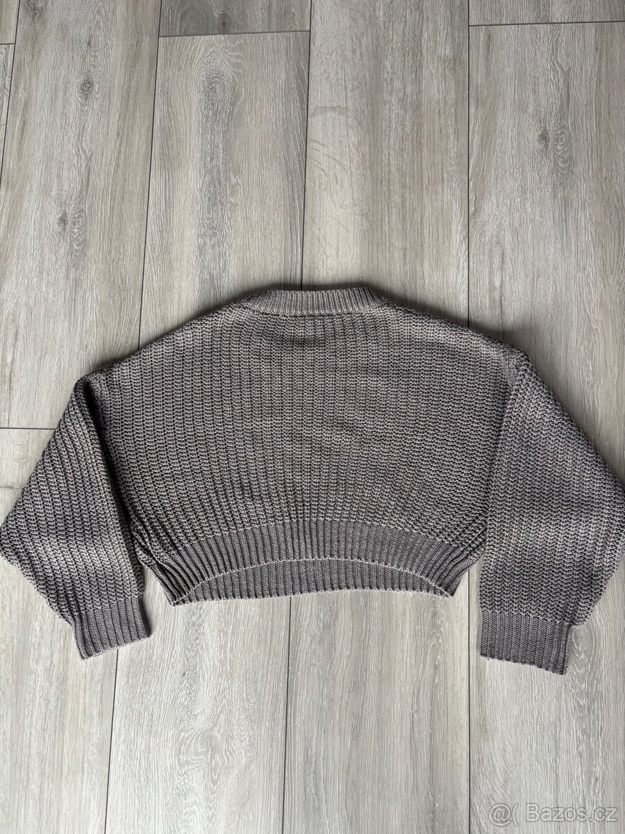 Krátký volný svetr - 4
