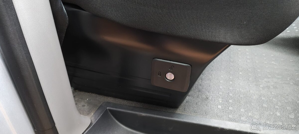 Sedacka T6.1 s trezorem - 4