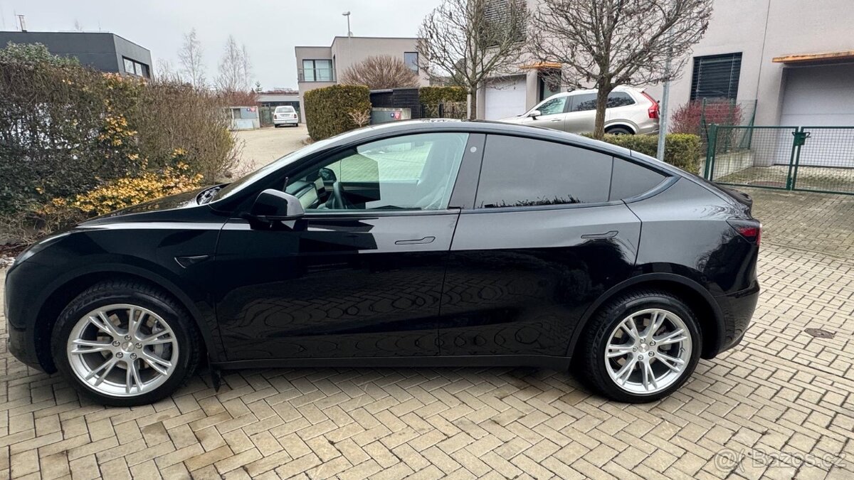 Tesla Model Y, Dual motor - 4