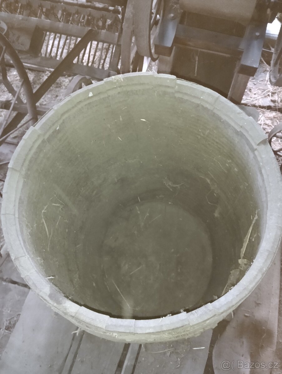 Stary dřevěný sud - 4