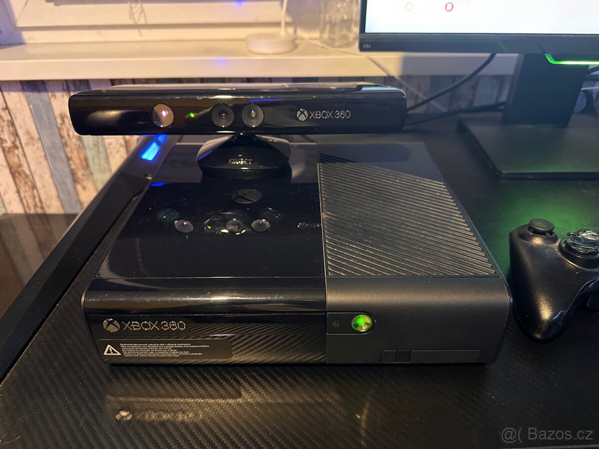Xbox 360 E 500GB + Kinect + 2x ovladač + 4 hry - 4
