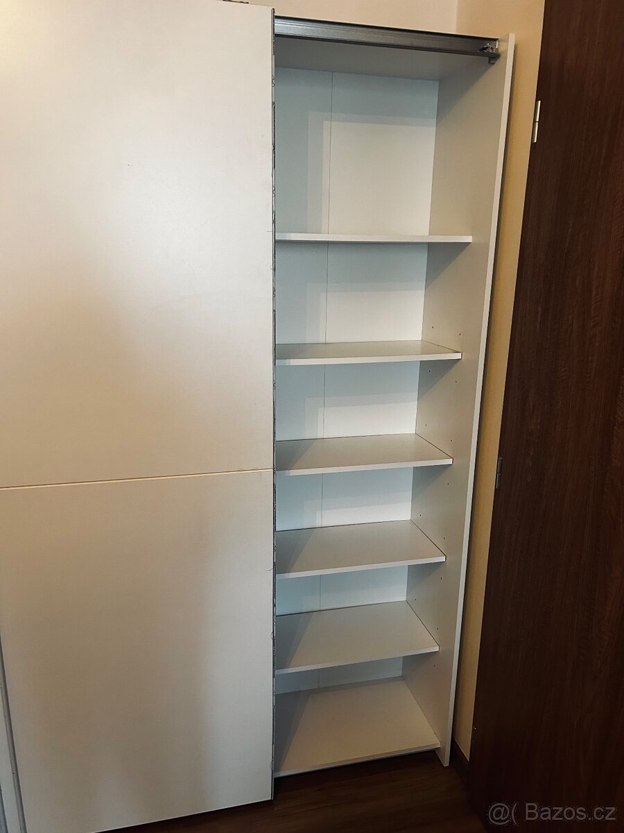 Šatní skříň - 4