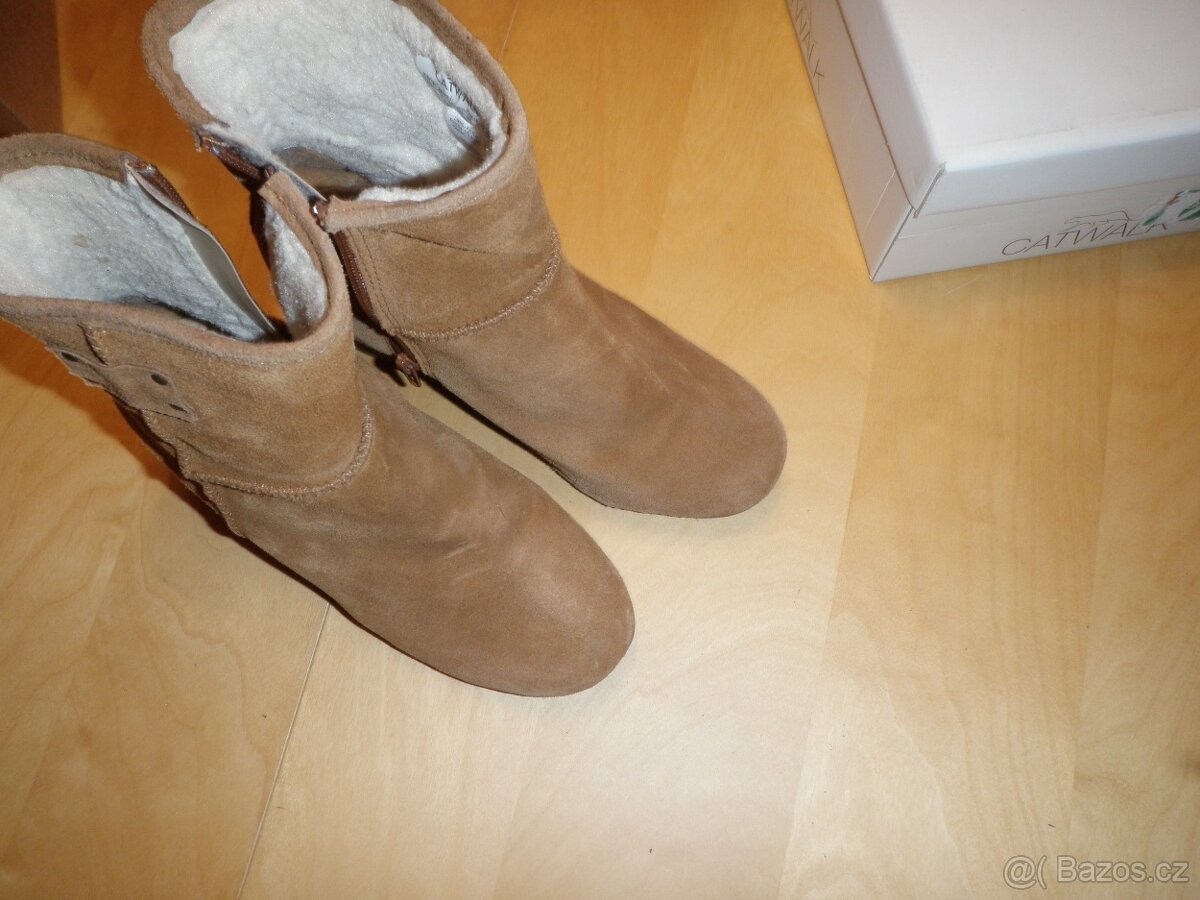 dámské semišové kotníkové kozačky - vel. 38 - 4