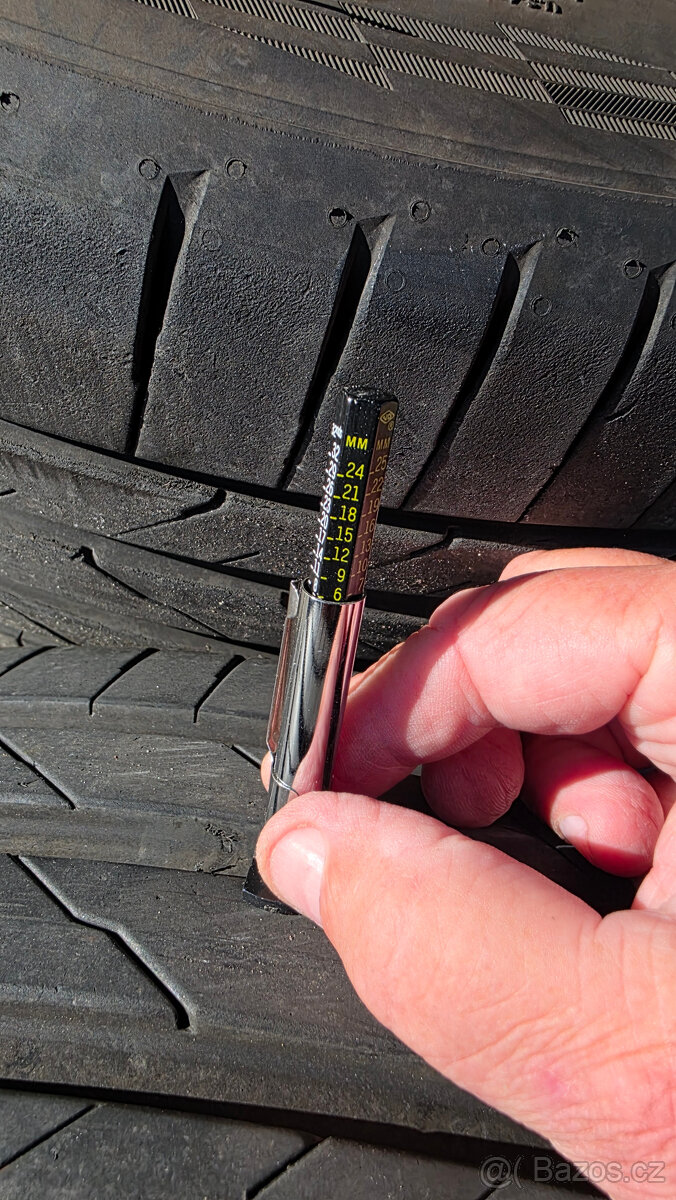 Pneu 235/45 R 20 - Hankook Ventus Evo SUV - 4