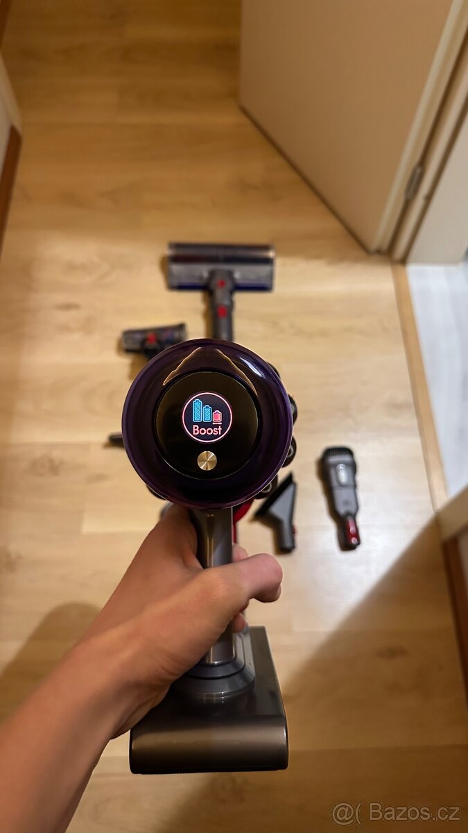 Vysavač Dyson V11 Fluffy -SPĚCHA - 4