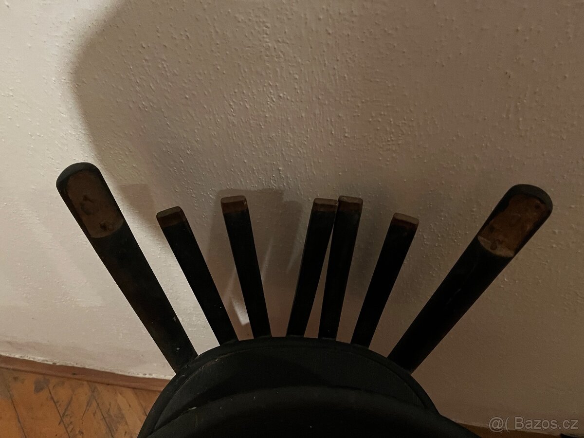 3 stare zidle k rekonstrukci - 4