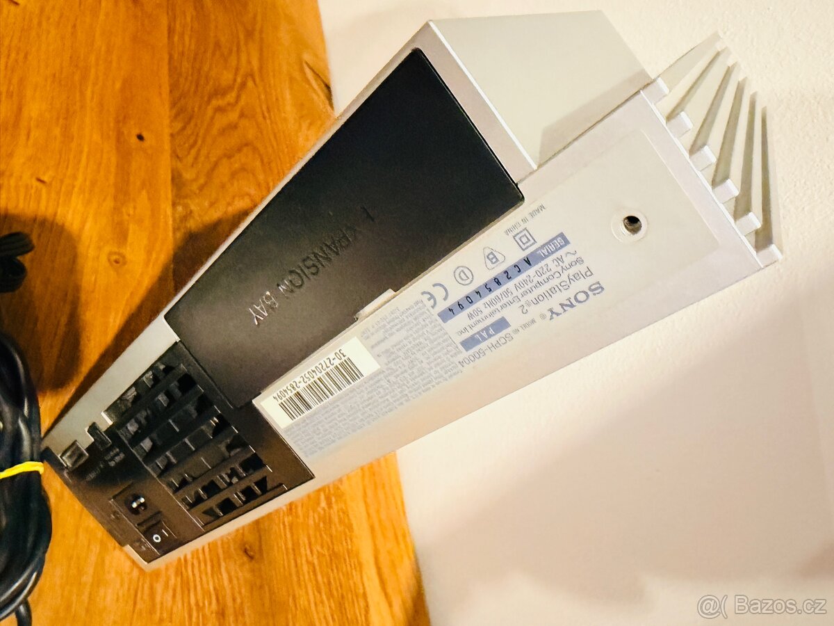 PlayStation 2 (PS2) – Silver + ovladač + kabely + hra - 4