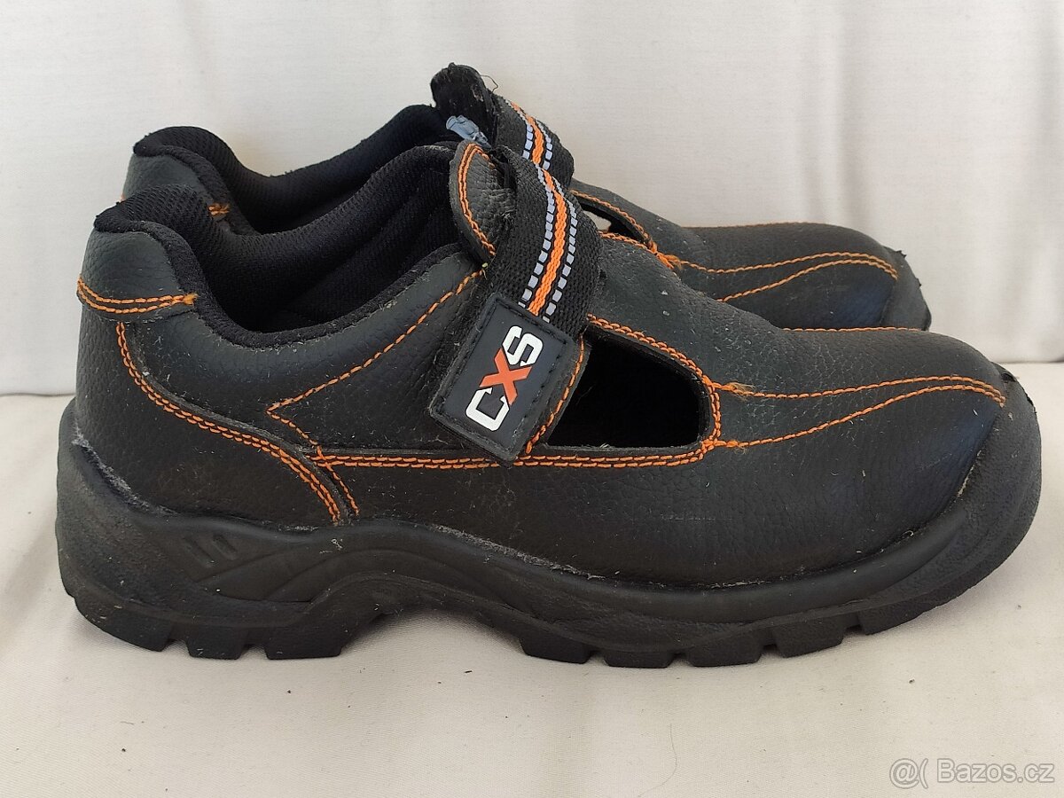 Boty černé pracovní vel.37 polobotky mokasíny kus 100,- - 4