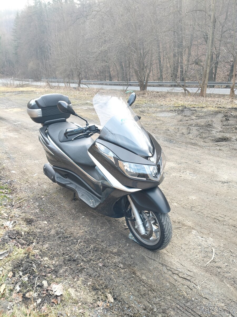 Piaggio X10 125 - 4