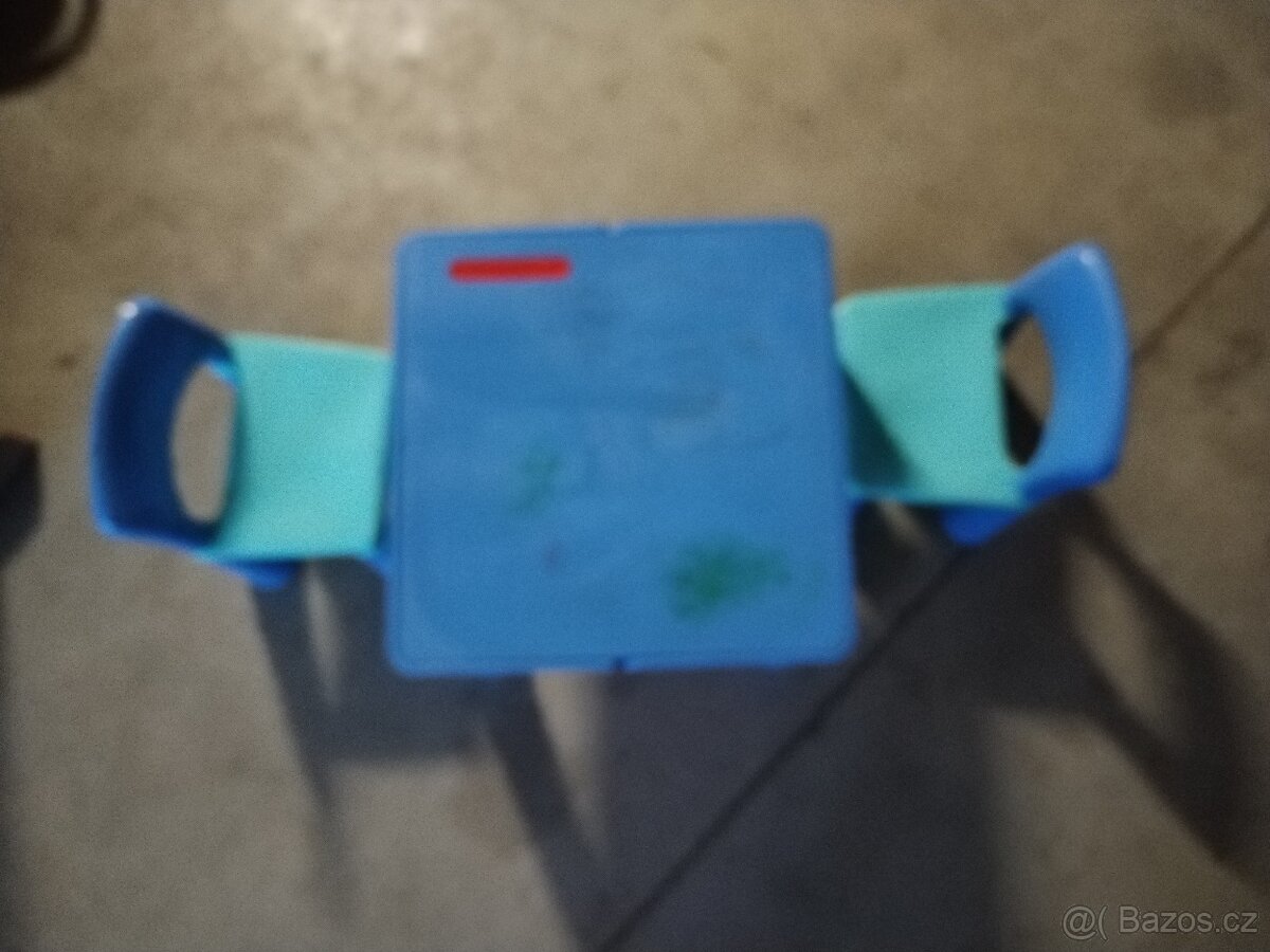 Dětský stoleček a 2 židličky - 4