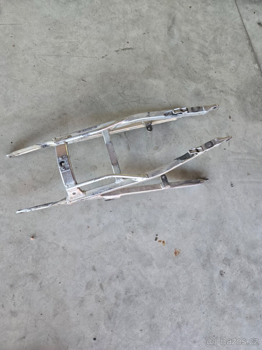 Posedsedlový rám Husqvarna 125