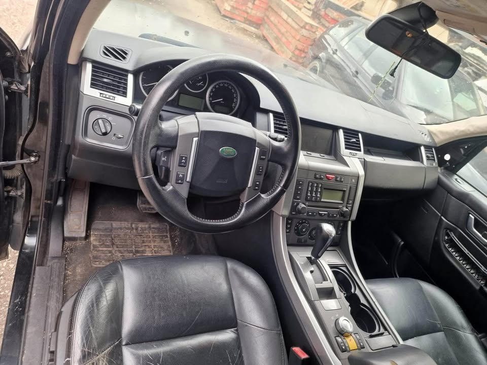 Range rover sport 2.7d na díly motor ko doklady