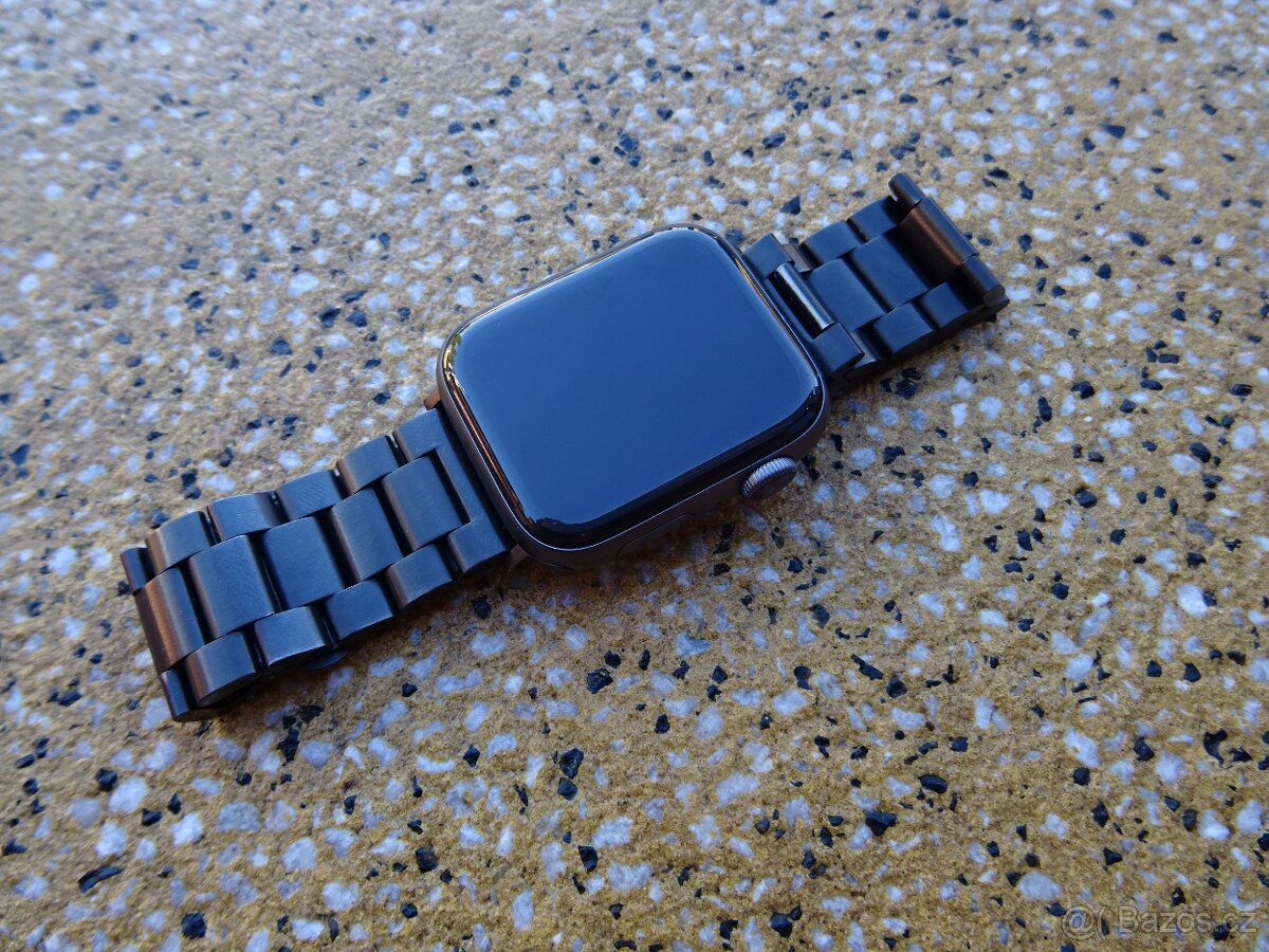 Chytré hodinky Apple Watch 4 44mm - 4