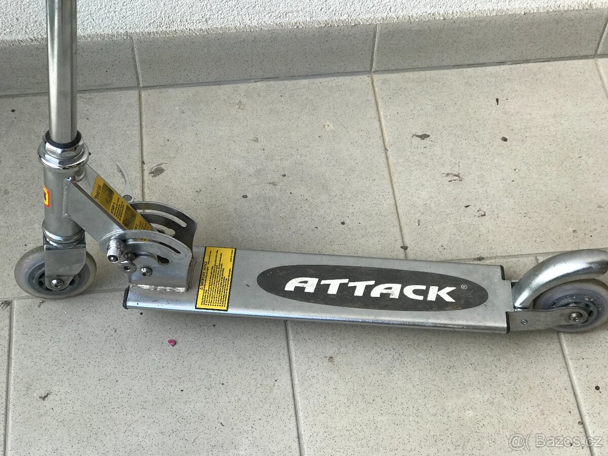 Skladací koloběžka Attack - 4