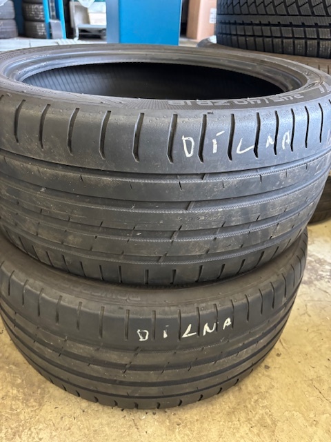 Pneu 245/40 R18 - 4