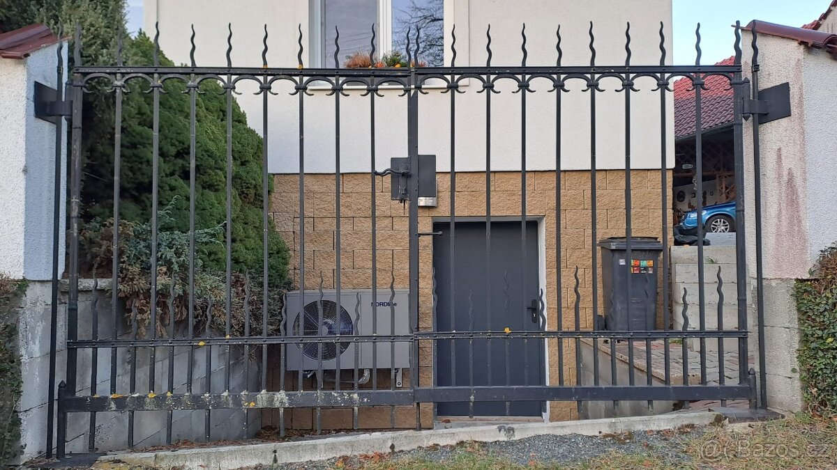 Kovaná dvoukřídlá brána, vrata - 4