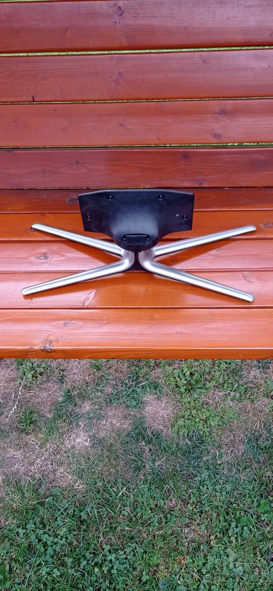 Stojany na televize Samsung - 4