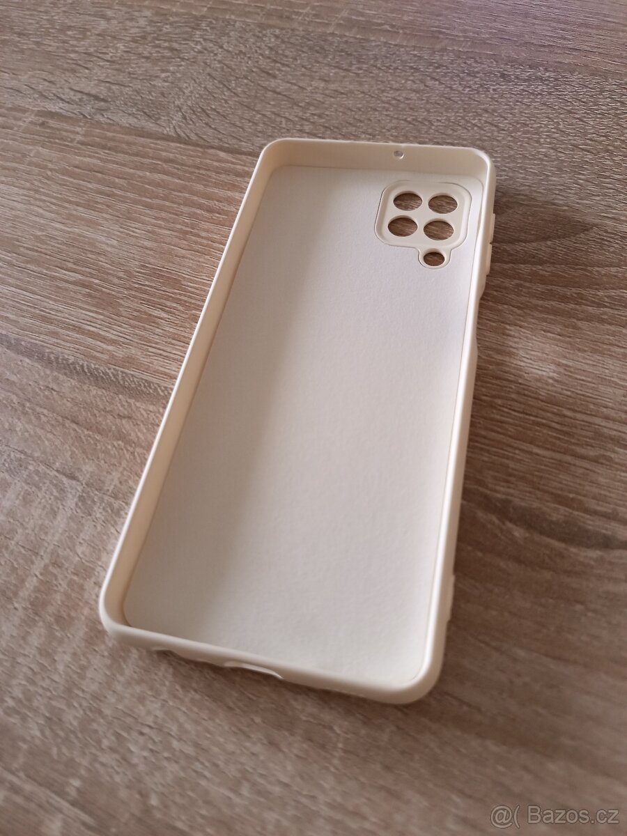 Kryt YIRSUR pro Samsung Galaxy M32 4G - 4