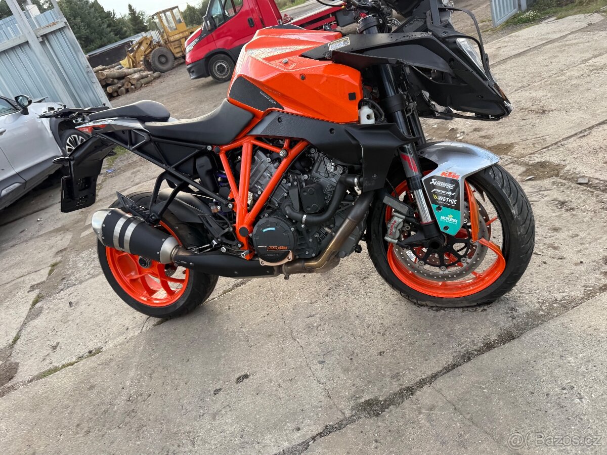 Ktm 1290 Super Duke GT 127kw rv:2022/5 havarované - 4