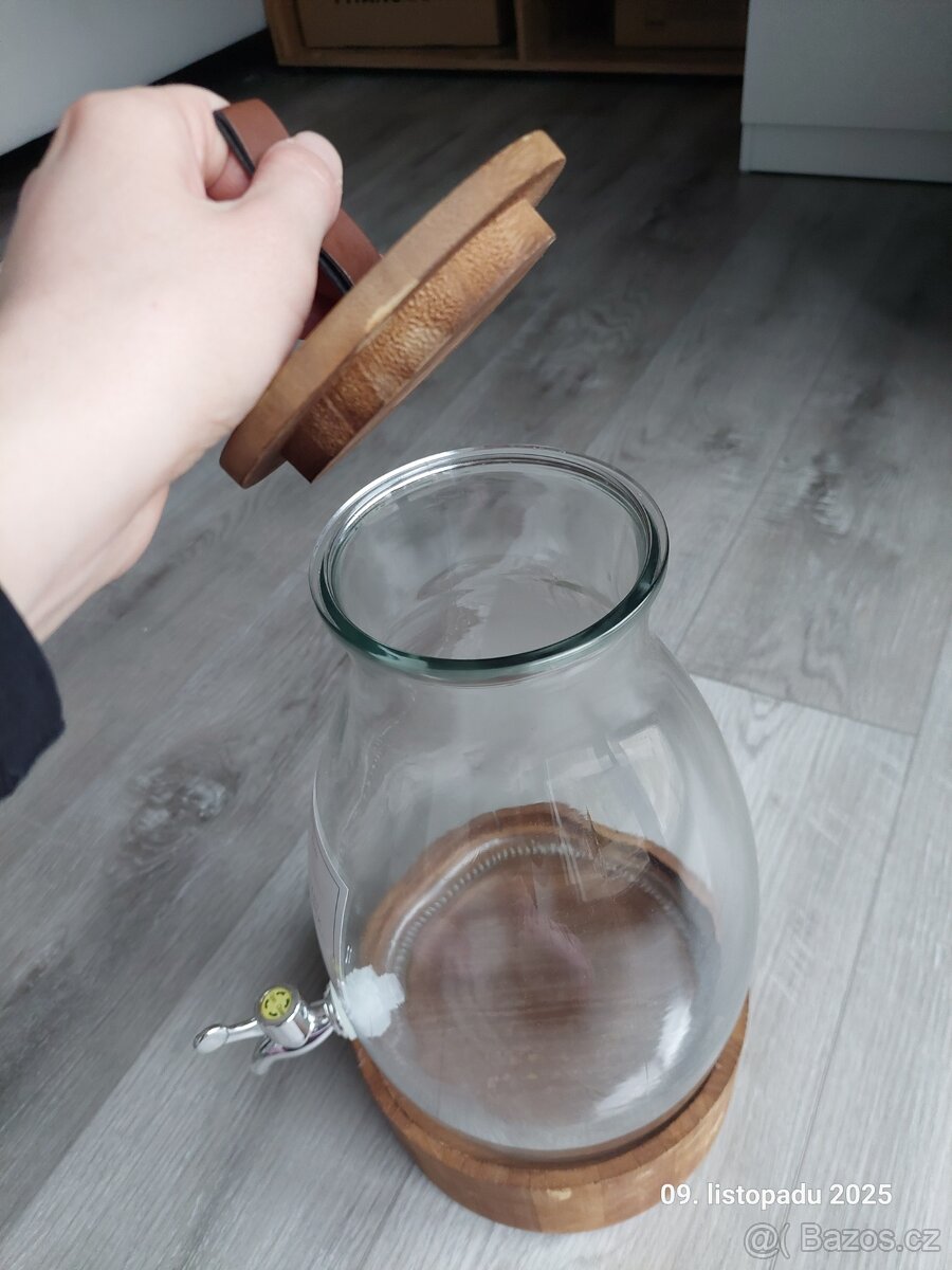 Skleněná nádoba na nápoje - 4