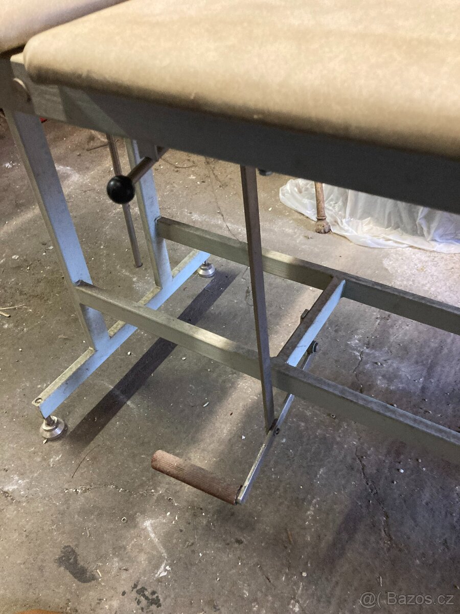 Starší masážní lehátko - 4