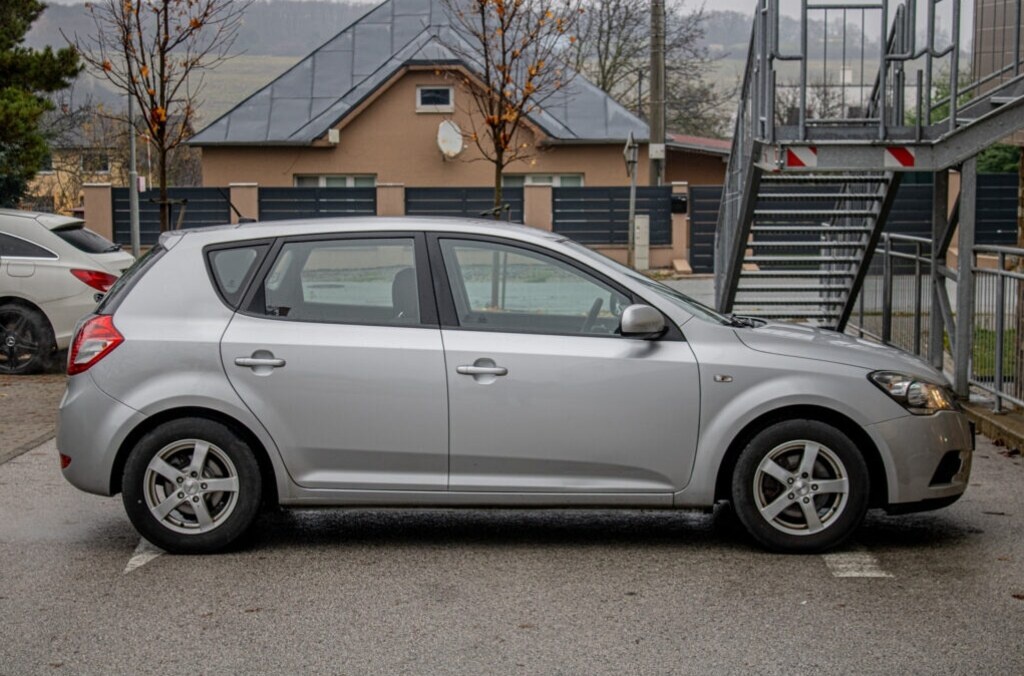 Kia Ceed 1.4 - 1. majiteľ - 4