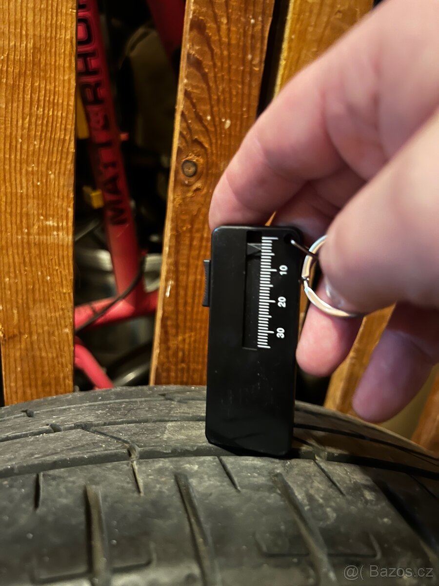 Letní pneu 225/55/17 - 4