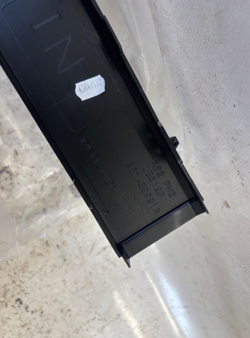 Levá lišta předního nárazníku Renault Trafic 3nová - 4