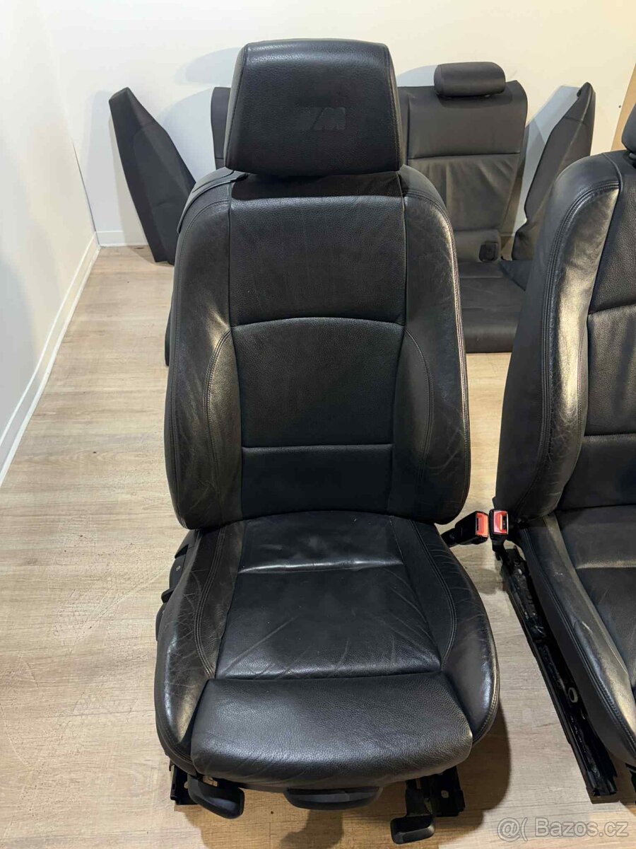 /// Sedačky BMW E82 Coupe 2011 /// - 4