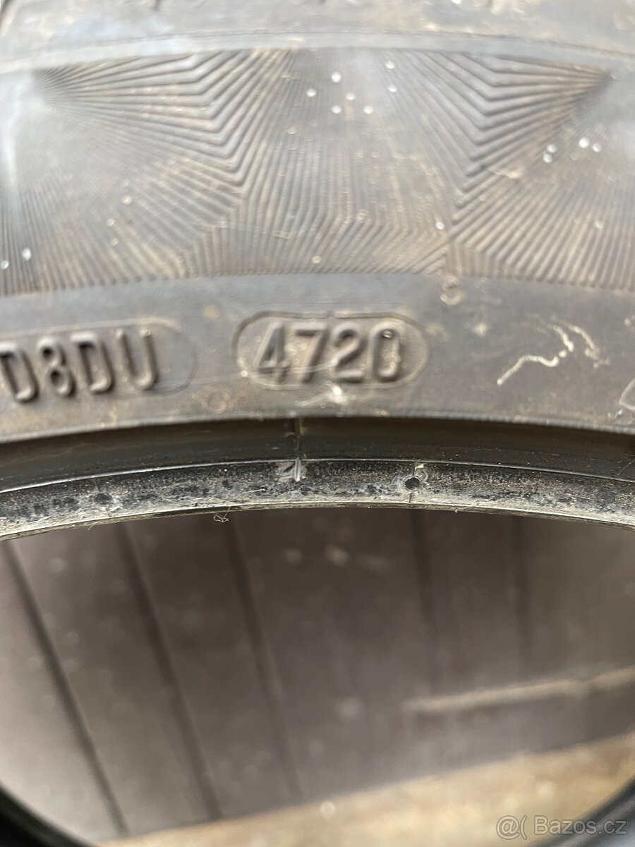 Letní pneu 235/40R19 - 4