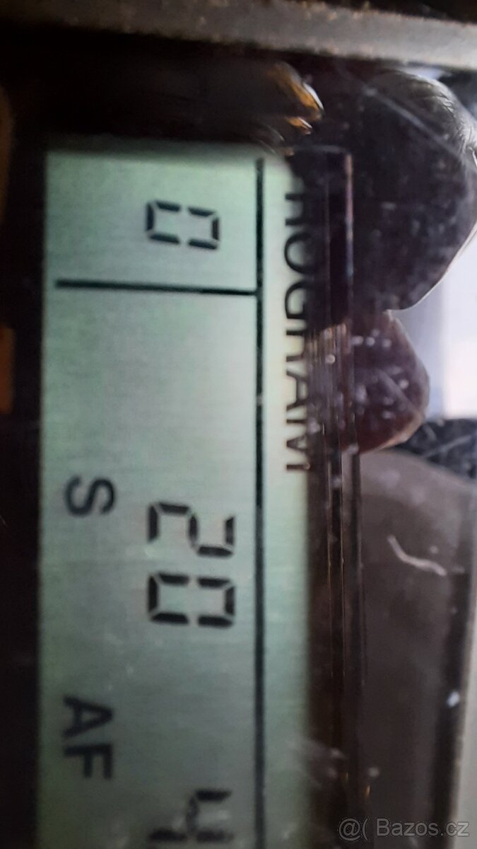 Yashica 230 AF, Yashica lens 35-70, Yashica blesk -sleva - 4