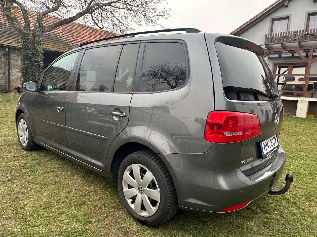 Volkswagen Touran - 4