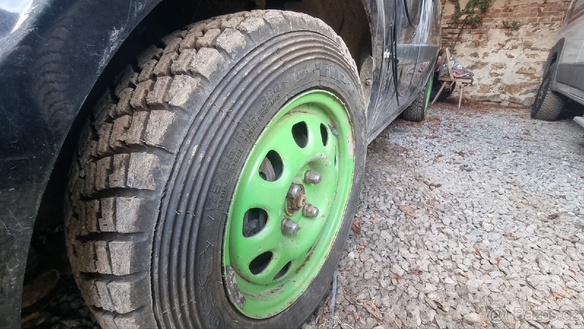 Autocross Kia Rio 2 1.4 16V - 4