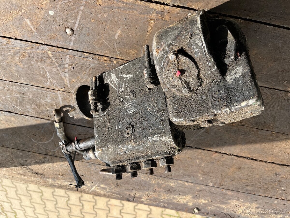 Prodám vstřikovací čerpadlo na čtyřválec (Škoda 4S110?) - 4