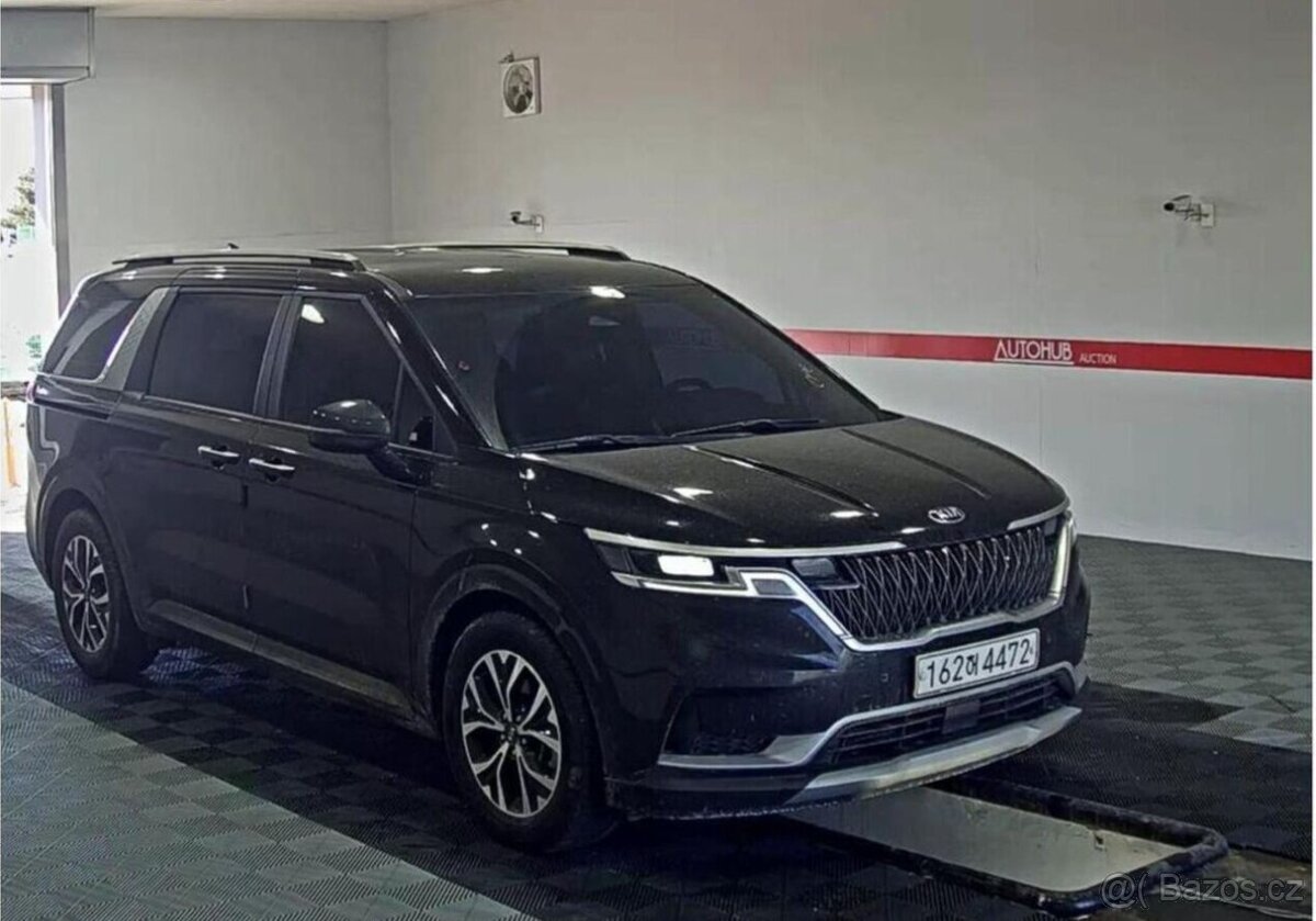 Kia Carnival 2.2-9 MÍST-VŮZ NA CESTĚ - 4