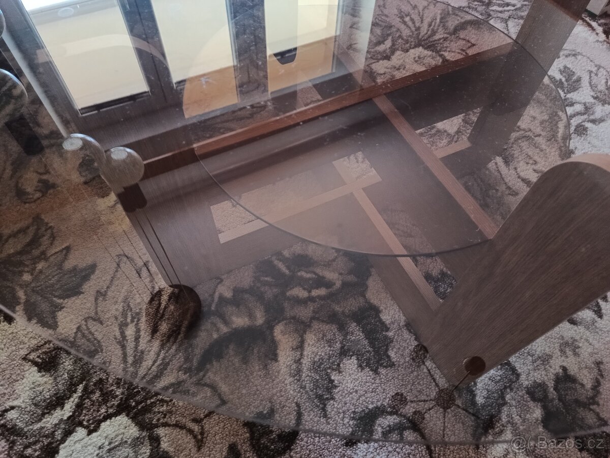 Skleněný konferenční stolek - 4