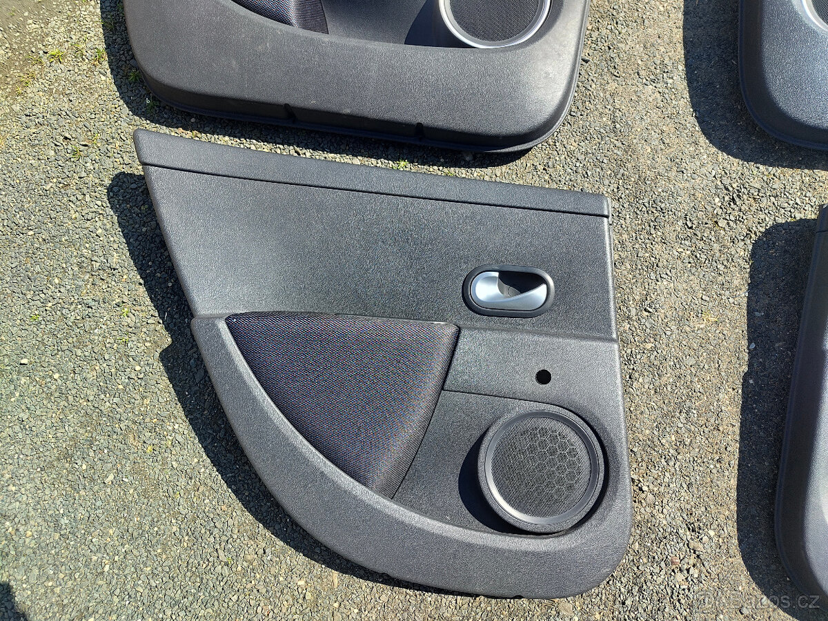 Tapeci Clio III - HB - 4