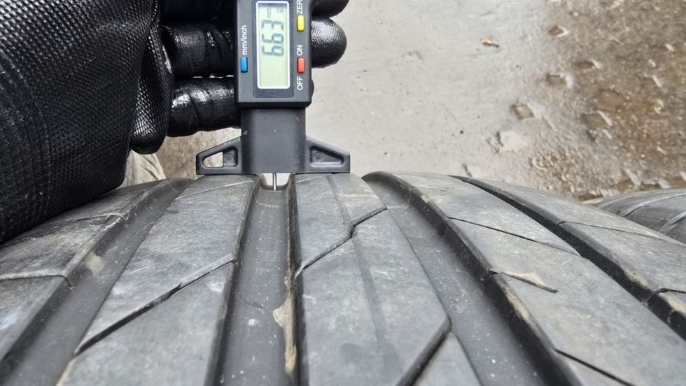 Letní pneu 235/45/20 Hankook - 4