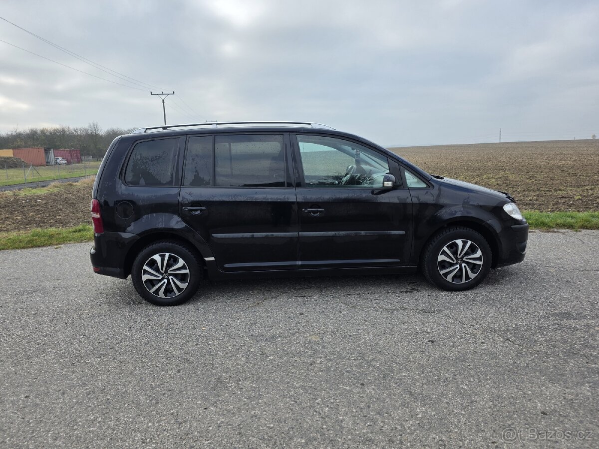 Volkswagen Touran TOP výbava - 4