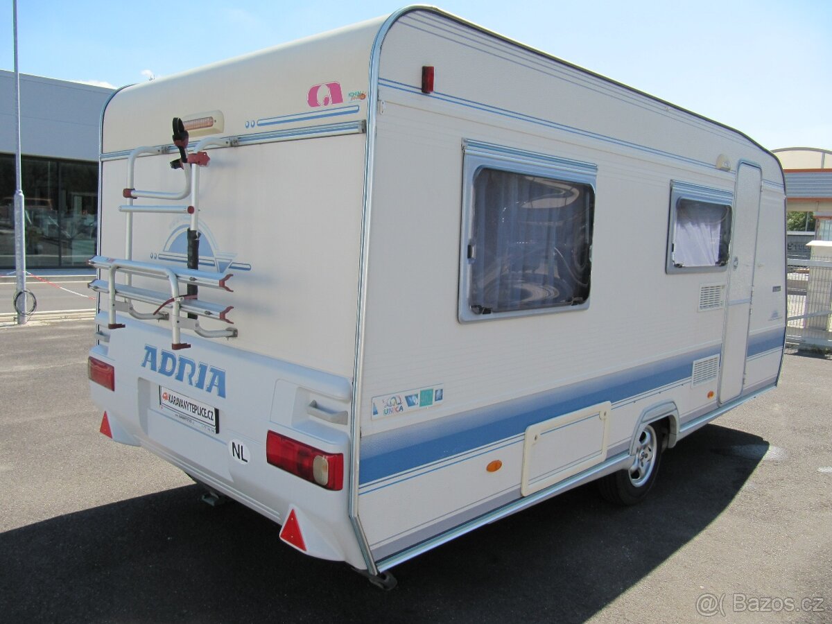 Prodám karavan Adria 462 DP,r.v.2002 + mover + předstan. - 4