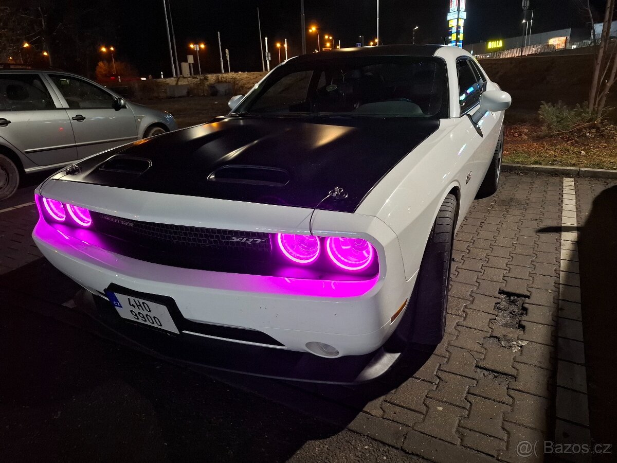 Dodge Challenger 6.4SRT8 - 4